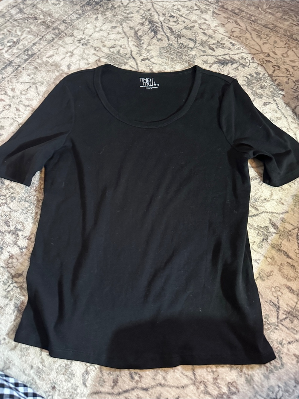 Time and Tru Black Scoop Neck Short-Sleeve Tee